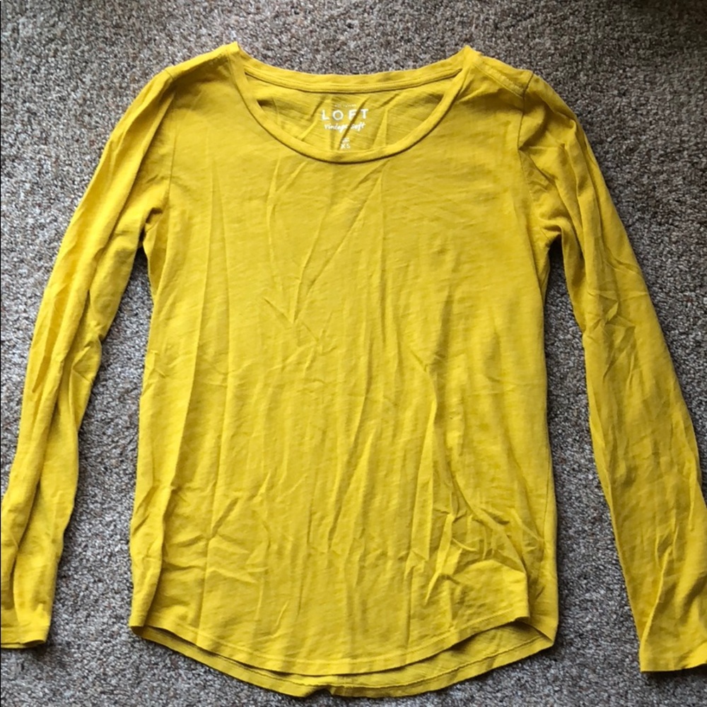 Long sleeve T-shirt. Great condition, size XS!